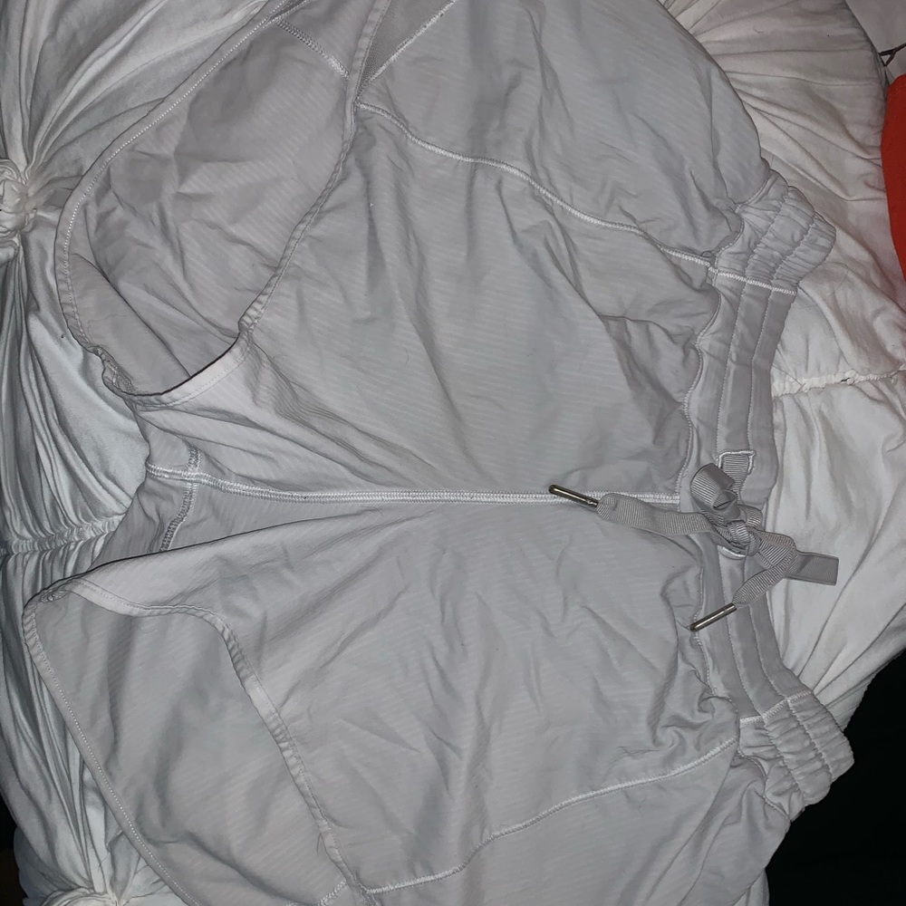 White lululemon shorts